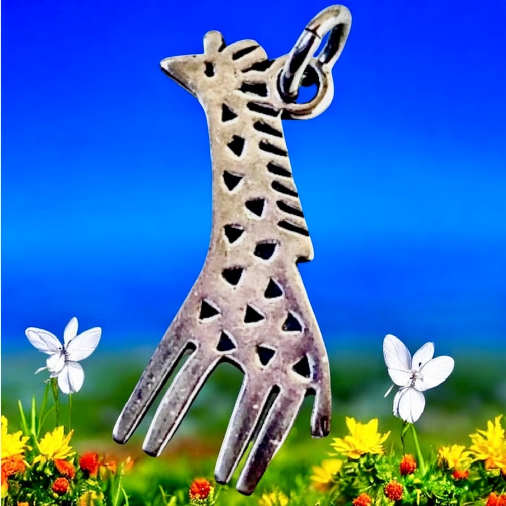 MIMI Artisan Vintage Sterling Silver Giraffe Pendant Charm